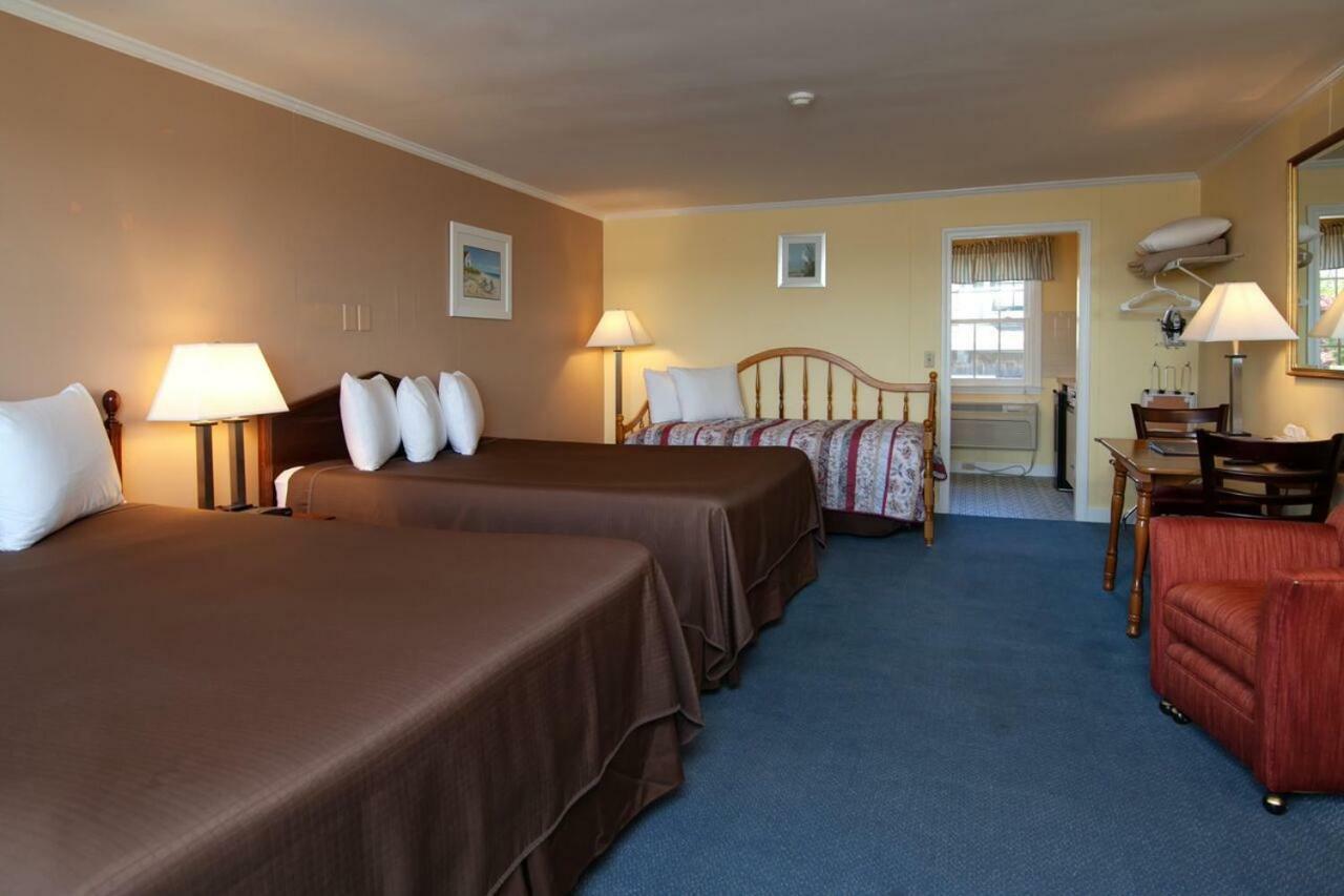 Cape Cod Harbor House Inn Hyannis Exterior foto